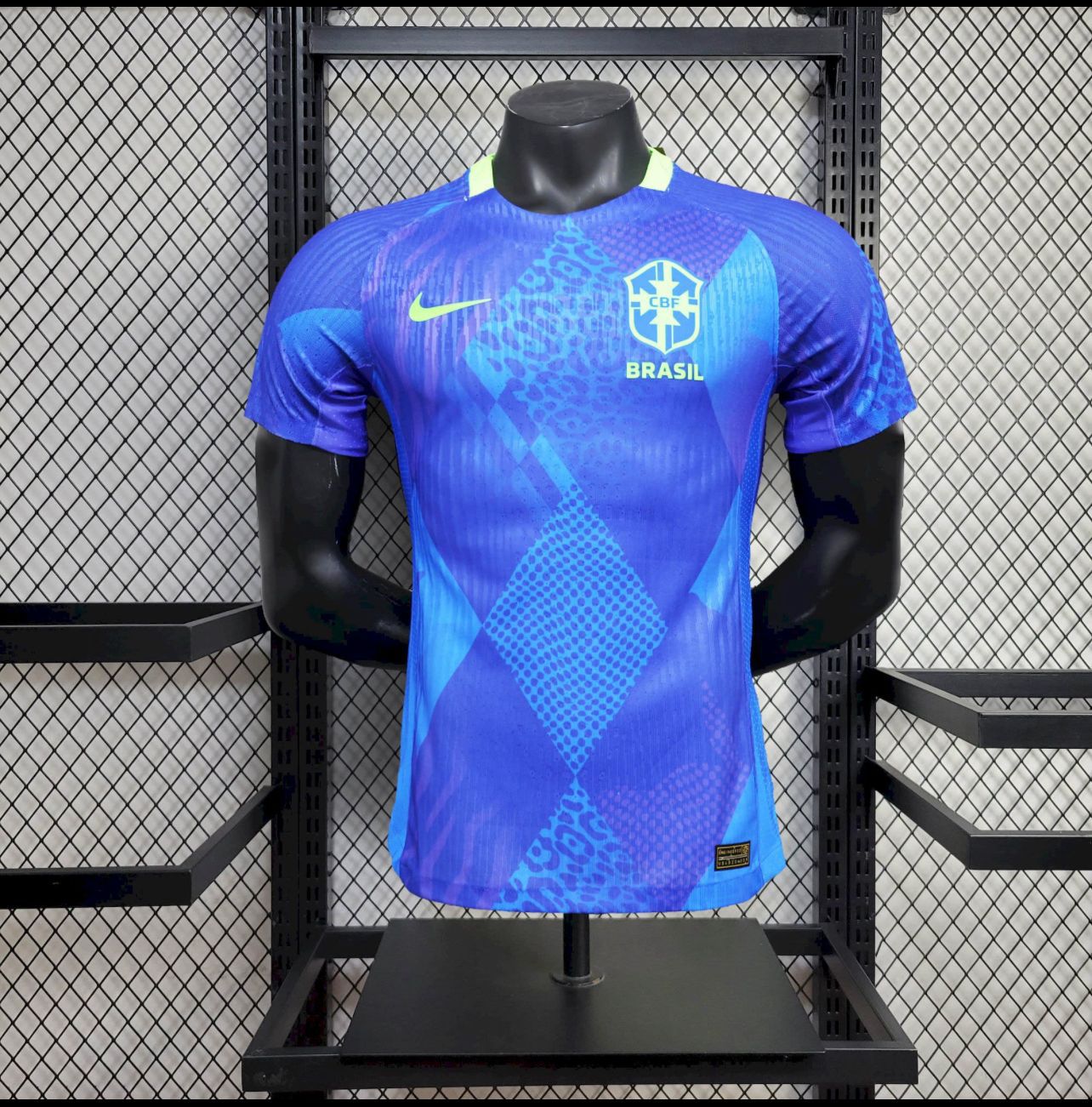 Camisa Seleção Brasileira Azul Pré-Jogo 2024 Modelo Jogador Performance