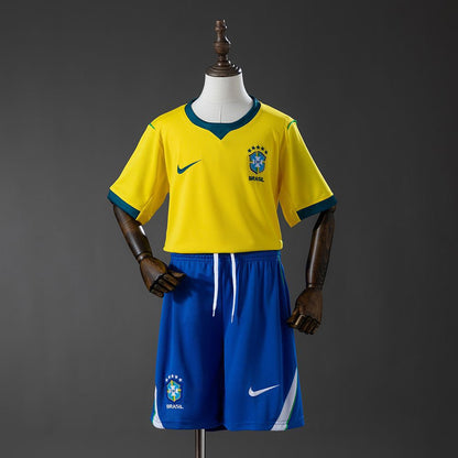 Kit Infantil Seleção Brasileira Amarelo e Azul Retrô 2006 Camisa e Shorts 5 Estrelas