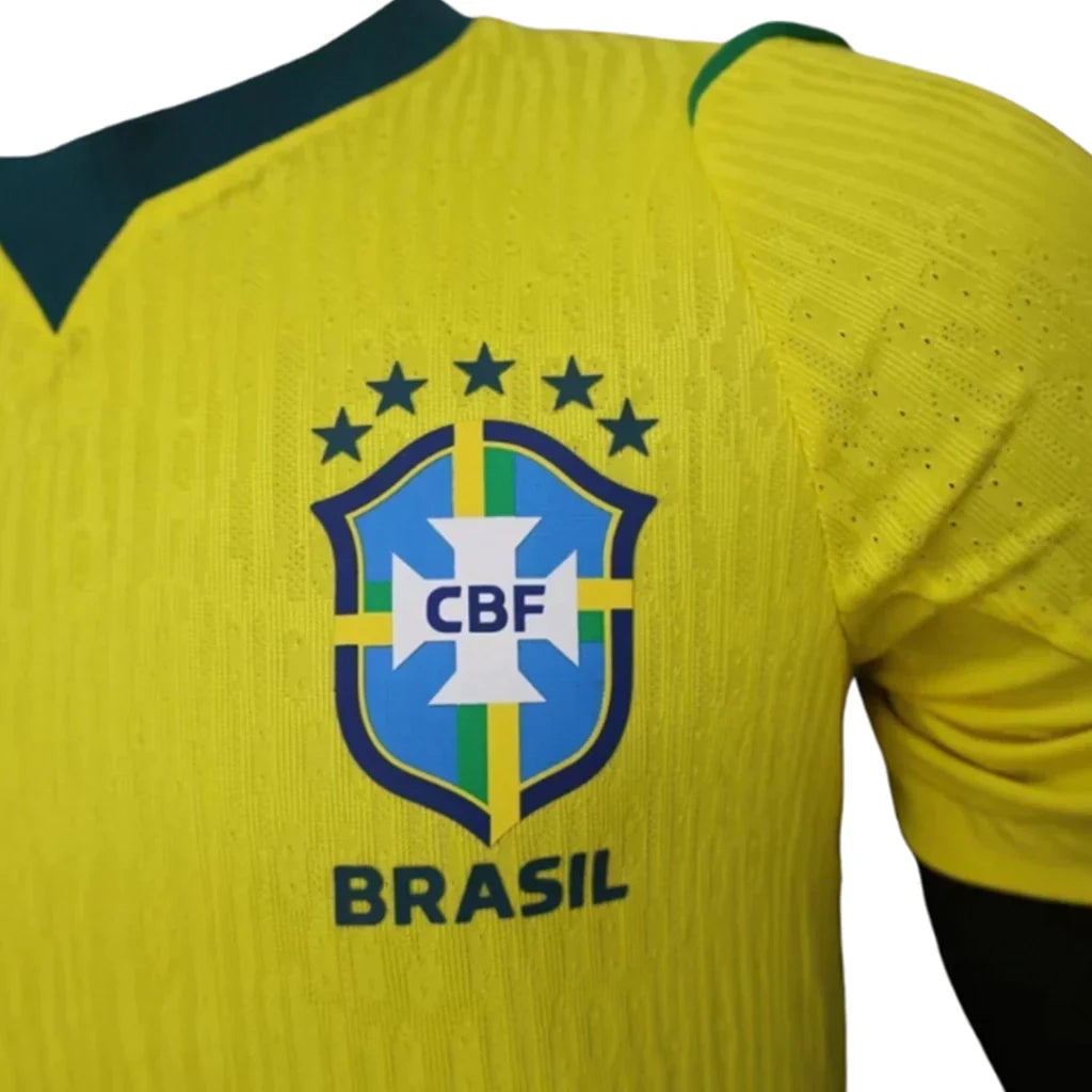 Camisa Seleção Brasil I 2026 - Jogador Nike Masculina - Amarela com detalhes em verde